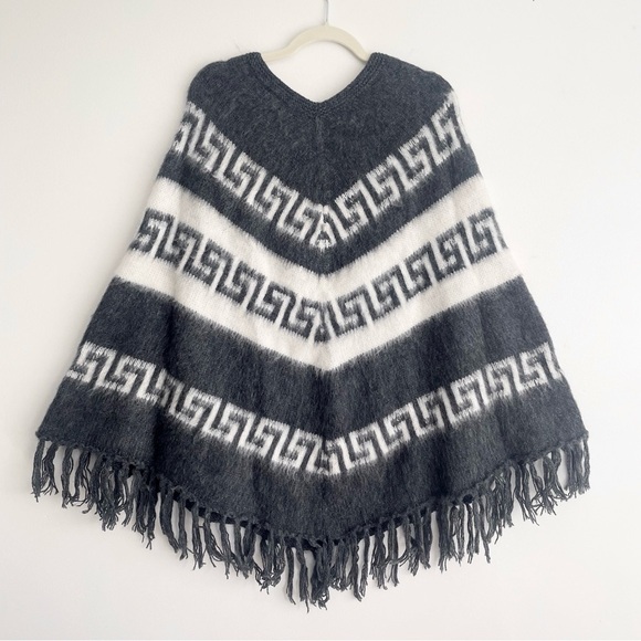 Gamboa Alpaca Southwestern Fringed Poncho Aztec sweater tribal boho Gray white - Picture 2 of 7